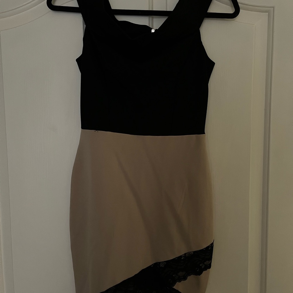 Fashion oval body on dress never worn